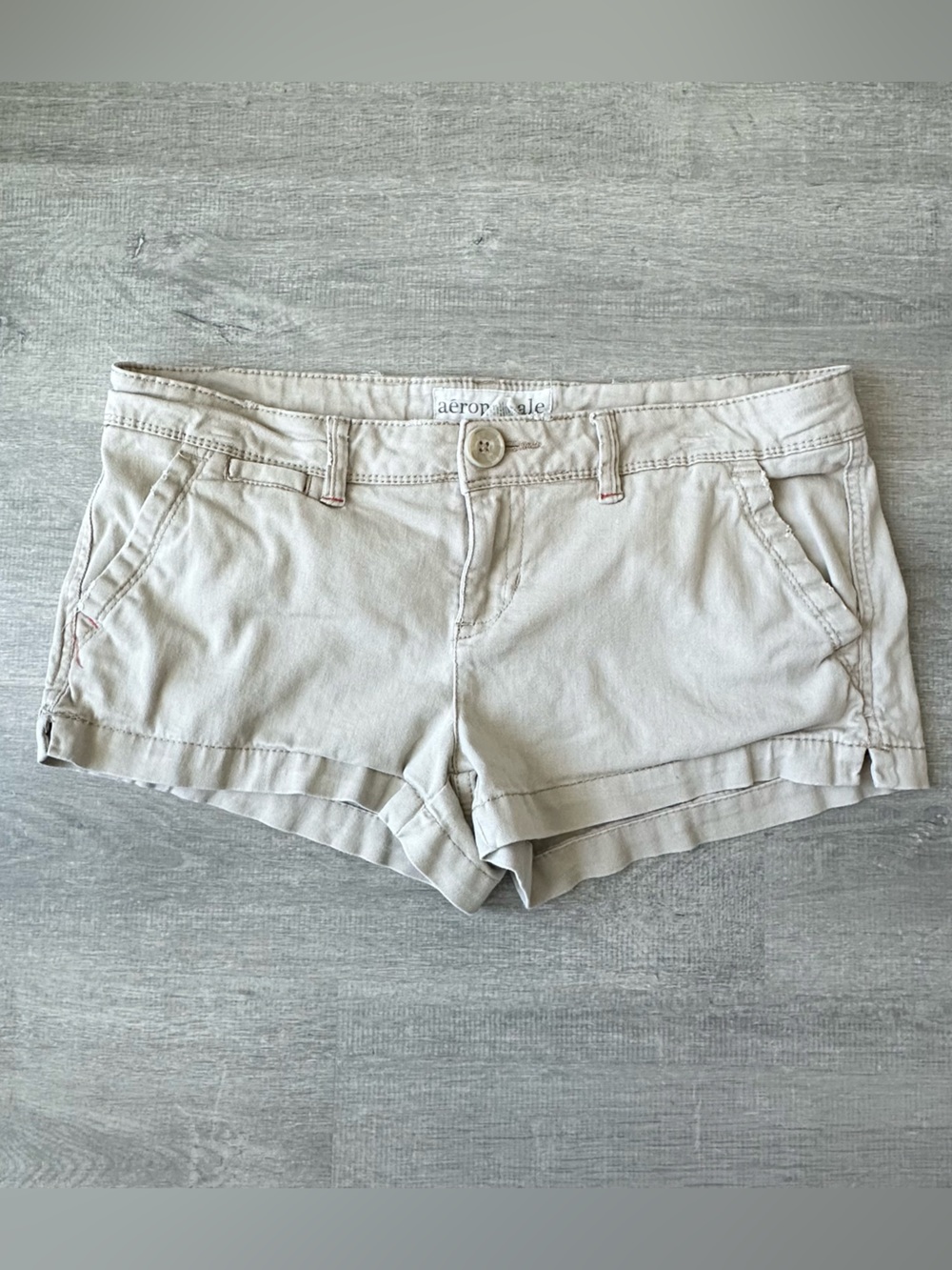 Aeropostale Women's Light Cream Tan Low Rise Mini Shorts Cargo Y2K